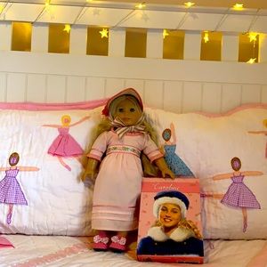 2012 Full-size American Girl Caroline and full 6 books box set. discontinued2015